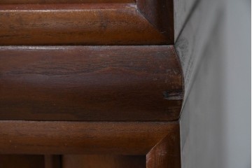 中古　美品　高級品　江戸指物　内部桐材　御蔵桑材(島桑)の美しい杢目が目を惹く重ね茶箪笥(茶棚、違い棚、収納棚、引き出し、戸棚)(定価約70万円)(R-059906)