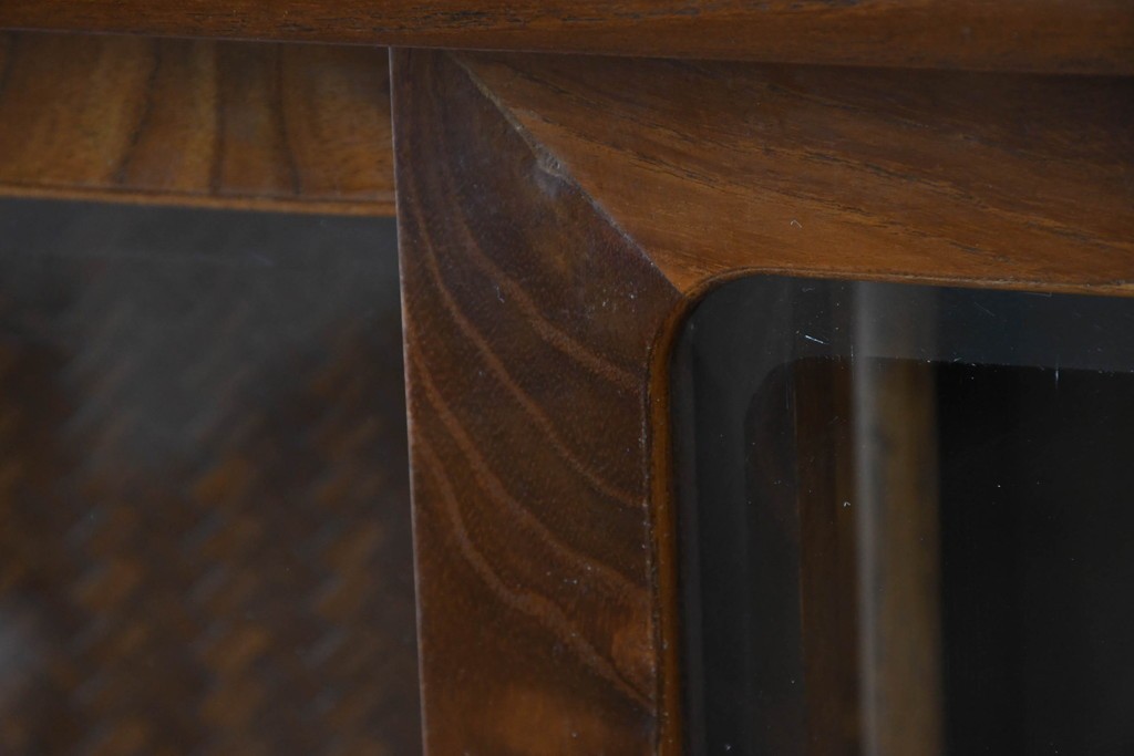 中古　美品　高級品　江戸指物　内部桐材　御蔵桑材(島桑)の美しい杢目が目を惹く重ね茶箪笥(茶棚、違い棚、収納棚、引き出し、戸棚)(定価約70万円)(R-059906)