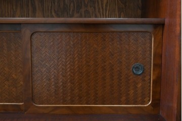 中古　美品　高級品　江戸指物　内部桐材　御蔵桑材(島桑)の美しい杢目が目を惹く重ね茶箪笥(茶棚、違い棚、収納棚、引き出し、戸棚)(定価約70万円)(R-059906)