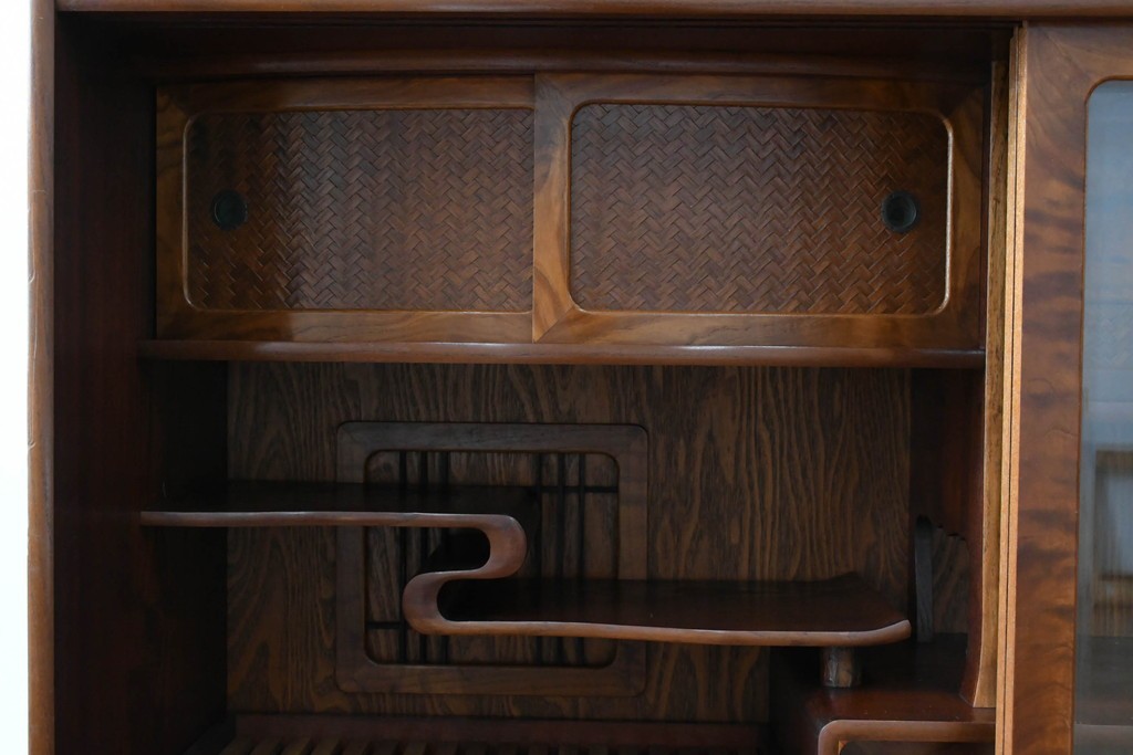 中古　美品　高級品　江戸指物　内部桐材　御蔵桑材(島桑)の美しい杢目が目を惹く重ね茶箪笥(茶棚、違い棚、収納棚、引き出し、戸棚)(定価約70万円)(R-059906)