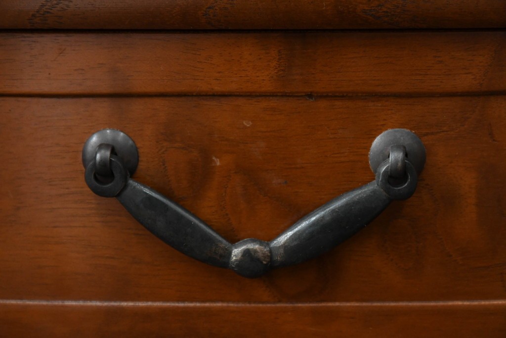 中古　美品　高級品　江戸指物　内部桐材　御蔵桑材(島桑)の美しい杢目が目を惹く重ね茶箪笥(茶棚、違い棚、収納棚、引き出し、戸棚)(定価約70万円)(R-059906)