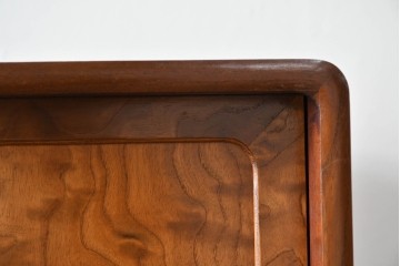 中古　美品　高級品　江戸指物　内部桐材　御蔵桑材(島桑)の美しい杢目が目を惹く重ね茶箪笥(茶棚、違い棚、収納棚、引き出し、戸棚)(定価約70万円)(R-059906)