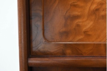 中古　美品　高級品　江戸指物　内部桐材　御蔵桑材(島桑)の美しい杢目が目を惹く重ね茶箪笥(茶棚、違い棚、収納棚、引き出し、戸棚)(定価約70万円)(R-059906)