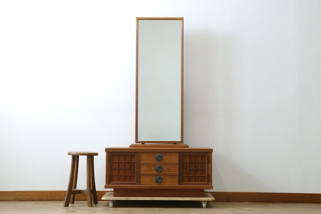 中古　屋久杉　漆塗り　品のある佇まいが美しい鏡台　(R-059907)