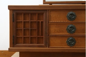 中古　屋久杉　漆塗り　品のある佇まいが美しい鏡台　(R-059907)