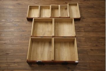 ビンテージ　超美品　高級品　民芸家具　三方ケヤキ材　総漆塗り　風格のある和の空間作りにおすすめの米沢車箪笥(ヴィンテージ、米沢箪笥、時代箪笥、欅材、総漆塗り、和タンス、衣装箪笥、収納箪笥)(R-059908)