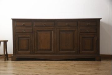 中古　高級輸入家具　オランダ　ワルモント(WARMOND)　木の風合いが味わい深いオーク材製のサイドボード(サイドキャビネット、収納棚、戸棚)(定価約50万円)(R-059909)