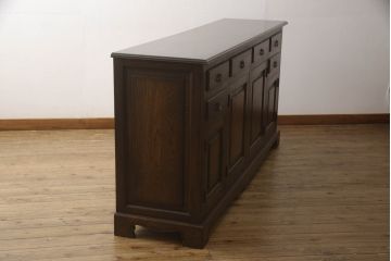 中古　高級輸入家具　オランダ　ワルモント(WARMOND)　木の風合いが味わい深いオーク材製のサイドボード(サイドキャビネット、収納棚、戸棚)(定価約50万円)(R-059909)