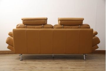 中古　美品　IDC大塚家具　高級ブランド　Domicil(ドミシール)　本革が高級感溢れるオットマン付きの2.5人掛けソファ(定価約53万円)(2人掛け、3人掛け、ソファ、3P、2P)(R-059911)