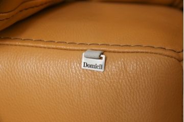 中古　美品　IDC大塚家具　高級ブランド　Domicil(ドミシール)　本革が高級感溢れるオットマン付きの2.5人掛けソファ(定価約53万円)(2人掛け、3人掛け、ソファ、3P、2P)(R-059911)