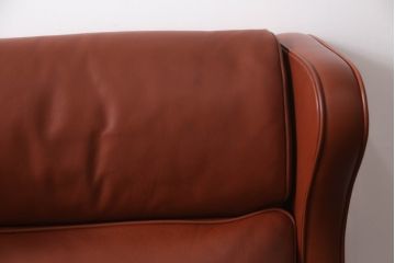 中古　美品　FREDERICIA(フレデリシア)　ボーエ・モーエンセン　ウィングバックのデザインが美しいオットマン付きチェア(ウイングバック、一人掛けソファ、椅子、イス、アームチェア、フットスツール、1Pチェア、北欧)(定価約150万円)(R-059912)