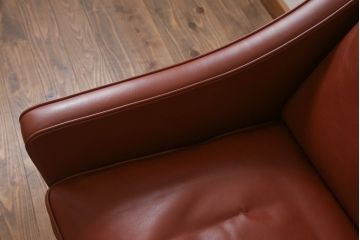 中古　美品　FREDERICIA(フレデリシア)　ボーエ・モーエンセン　ウィングバックのデザインが美しいオットマン付きチェア(ウイングバック、一人掛けソファ、椅子、イス、アームチェア、フットスツール、1Pチェア、北欧)(定価約150万円)(R-059912)