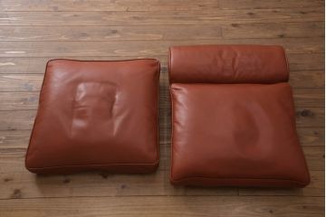 中古　美品　FREDERICIA(フレデリシア)　ボーエ・モーエンセン　ウィングバックのデザインが美しいオットマン付きチェア(ウイングバック、一人掛けソファ、椅子、イス、アームチェア、フットスツール、1Pチェア、北欧)(定価約150万円)(R-059912)