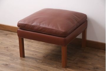 中古　美品　FREDERICIA(フレデリシア)　ボーエ・モーエンセン　ウィングバックのデザインが美しいオットマン付きチェア(ウイングバック、一人掛けソファ、椅子、イス、アームチェア、フットスツール、1Pチェア、北欧)(定価約150万円)(R-059912)