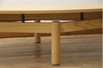 中古　美品　Cassina(カッシーナ)製　119　シンドバッド(SINDBAD)　ヴィコ・マジストレッティデザイン　別々に使用できるデザインが機能的なローテーブルセット(センターテーブル、サイドテーブル)(定価約41万円)(R-059914)