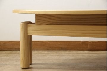 中古　美品　Cassina(カッシーナ)製　119　シンドバッド(SINDBAD)　ヴィコ・マジストレッティデザイン　別々に使用できるデザインが機能的なローテーブルセット(センターテーブル、サイドテーブル)(定価約41万円)(R-059914)