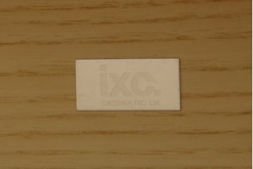 中古　美品　Cassina(カッシーナ)製　119　シンドバッド(SINDBAD)　ヴィコ・マジストレッティデザイン　別々に使用できるデザインが機能的なローテーブルセット(センターテーブル、サイドテーブル)(定価約41万円)(R-059914)