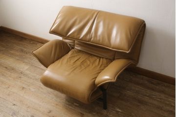 中古　美品　Cassina(カッシーナ)　VERANDA(ヴェランダ) カフェオレ色が落ち着いた雰囲気を醸し出す1Pソファ(一人掛け)(定価約80万円)(R-059915)