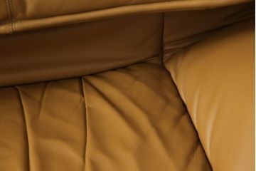 中古　美品　Cassina(カッシーナ)　VERANDA(ヴェランダ) カフェオレ色が落ち着いた雰囲気を醸し出す1Pソファ(一人掛け)(定価約80万円)(R-059915)