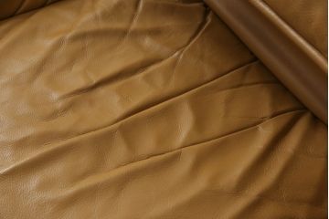 中古　美品　Cassina(カッシーナ)　VERANDA(ヴェランダ) カフェオレ色が落ち着いた雰囲気を醸し出す1Pソファ(一人掛け)(定価約80万円)(R-059915)