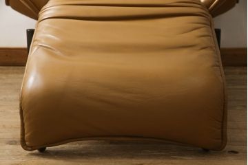 中古　美品　Cassina(カッシーナ)　VERANDA(ヴェランダ) カフェオレ色が落ち着いた雰囲気を醸し出す1Pソファ(一人掛け)(定価約80万円)(R-059915)