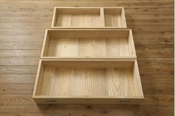中古　伝統工芸士 横山松雄作　衣装盆たっぷり10杯付きの加茂総桐箪笥(定価約165万円)(胴厚、和タンス、着物箪笥、衣装たんす、桐タンス)(R-059916)