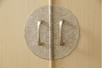 中古　伝統工芸士 横山松雄作　衣装盆たっぷり10杯付きの加茂総桐箪笥(定価約165万円)(胴厚、和タンス、着物箪笥、衣装たんす、桐タンス)(R-059916)