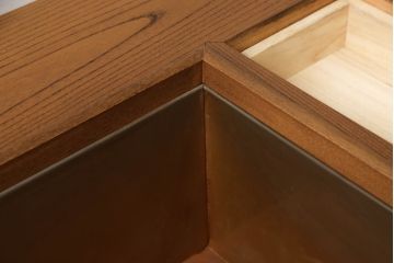 中古　美品　上手物　総ケヤキ(欅)材　重厚感のある極厚天板が魅力の関西火鉢(囲炉裏、長火鉢、ローテーブル)(R-059920)