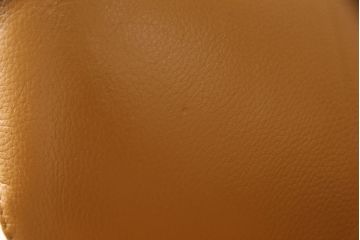 中古　美品　IDC大塚家具　Domicil(ドミシール)　ユニークなデザインが空間のアクセントになるレザーソファ(本革、一人掛けソファ、1P、1人掛け)(定価約16万円)(R-059929)