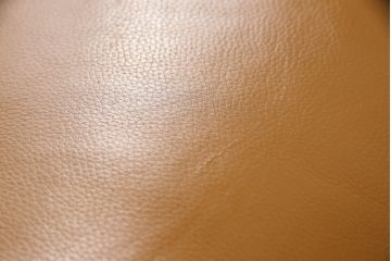中古　美品　IDC大塚家具　Domicil(ドミシール)　ユニークなデザインが空間のアクセントになるレザーソファ(本革、一人掛けソファ、1P、1人掛け)(定価約16万円)(R-059929)