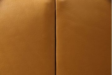 中古　美品　IDC大塚家具　Domicil(ドミシール)　ユニークなデザインが空間のアクセントになるレザーソファ(本革、一人掛けソファ、1P、1人掛け)(定価約16万円)(R-059930)