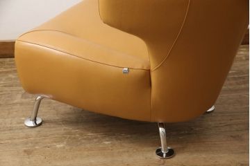 中古　美品　IDC大塚家具　Domicil(ドミシール)　ユニークなデザインが空間のアクセントになるレザーソファ(本革、一人掛けソファ、1P、1人掛け)(定価約16万円)(R-059930)