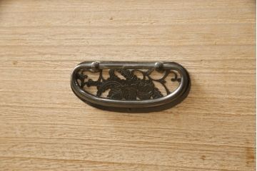 中古　国産　職人手造り　透かしの金具が素敵な総桐箪笥(並厚、総桐たんす、着物箪笥、和タンス、衣装箪笥)(R-059933)