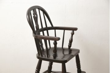 中古　美品　松本民芸家具　洋風のクラシカルなデザインが美しい子ども用ウィンザーチェア(アームチェア、板座チェア、子ども椅子、イス、チャイルドチェア、ウインザーチェア)(R-059934)