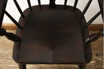 中古　美品　松本民芸家具　洋風のクラシカルなデザインが美しい子ども用ウィンザーチェア(アームチェア、板座チェア、子ども椅子、イス、チャイルドチェア、ウインザーチェア)(R-059934)