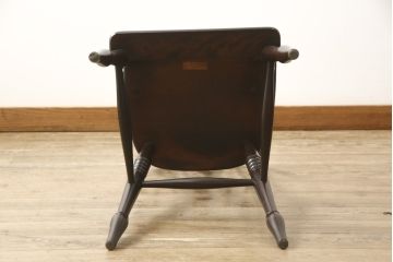 中古　美品　松本民芸家具　洋風のクラシカルなデザインが美しい子ども用ウィンザーチェア(アームチェア、板座チェア、子ども椅子、イス、チャイルドチェア、ウインザーチェア)(R-059934)
