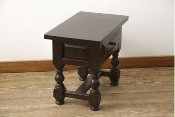 中古　超美品　松本民芸家具　ワンランク上の贅沢な空間にぴったりな風格漂うナイト卓子(サイドテーブル、ナイトテーブル、コーヒーテーブル)(R-059940)