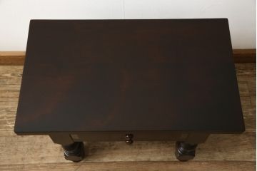 中古　超美品　松本民芸家具　ワンランク上の贅沢な空間にぴったりな風格漂うナイト卓子(サイドテーブル、ナイトテーブル、コーヒーテーブル)(R-059940)