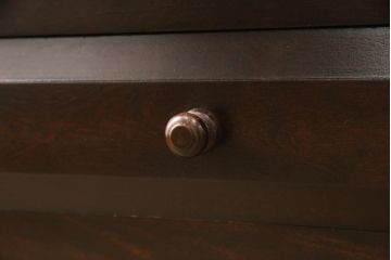 中古　超美品　松本民芸家具　ワンランク上の贅沢な空間にぴったりな風格漂うナイト卓子(サイドテーブル、ナイトテーブル、コーヒーテーブル)(R-059940)