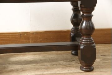 中古　超美品　松本民芸家具　ワンランク上の贅沢な空間にぴったりな風格漂うナイト卓子(サイドテーブル、ナイトテーブル、コーヒーテーブル)(R-059940)