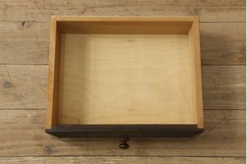 中古　超美品　松本民芸家具　ワンランク上の贅沢な空間にぴったりな風格漂うナイト卓子(サイドテーブル、ナイトテーブル、コーヒーテーブル)(R-059941)