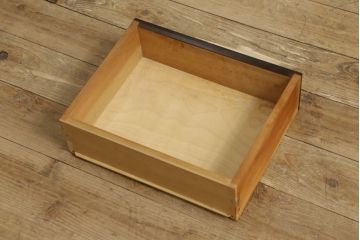 中古　超美品　松本民芸家具　ワンランク上の贅沢な空間にぴったりな風格漂うナイト卓子(サイドテーブル、ナイトテーブル、コーヒーテーブル)(R-059941)
