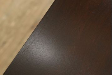 中古　超美品　松本民芸家具　ワンランク上の贅沢な空間にぴったりな風格漂うナイト卓子(サイドテーブル、ナイトテーブル、コーヒーテーブル)(R-059941)