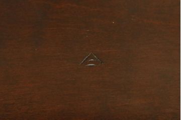 中古　超美品　松本民芸家具　ワンランク上の贅沢な空間にぴったりな風格漂うナイト卓子(サイドテーブル、ナイトテーブル、コーヒーテーブル)(R-059941)
