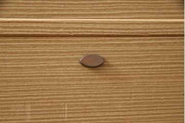中古　美品　国産　職人手造り　天板・脚または台輪リメイク　上品な佇まいが魅力の総桐箪笥ローチェスト(桐たんす、和タンス、ローボード、引き出し、衣装箪笥、着物箪笥)(R-059942)