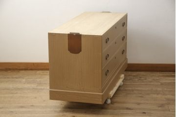中古　美品　国産　職人手造り　天板リメイク　上品な佇まいが魅力の総桐箪笥ローチェスト(桐たんす、和タンス、ローボード、引き出し、衣装箪笥、着物箪笥)(R-059943)