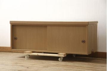 中古　美品　国産　職人手造り　脚または台輪リメイク　上品な佇まいが魅力の総桐箪笥ローボード(桐たんす、テレビ台、テレビボード、収納棚、戸棚)(R-059959)