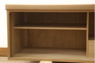 中古　美品　国産　職人手造り　脚または台輪リメイク　上品な佇まいが魅力の総桐箪笥ローボード(桐たんす、テレビ台、テレビボード、収納棚、戸棚)(R-059959)