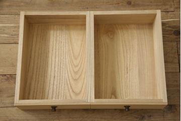 中古　美品　国産　職人手造り　脚または台輪リメイク　上品な佇まいが魅力の総桐箪笥ローボード(桐たんす、テレビ台、テレビボード、収納棚、戸棚)(R-059959)