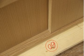 中古　美品　国産　職人手造り　脚または台輪リメイク　上品な佇まいが魅力の総桐箪笥ローボード(桐たんす、テレビ台、テレビボード、収納棚、戸棚)(R-059959)